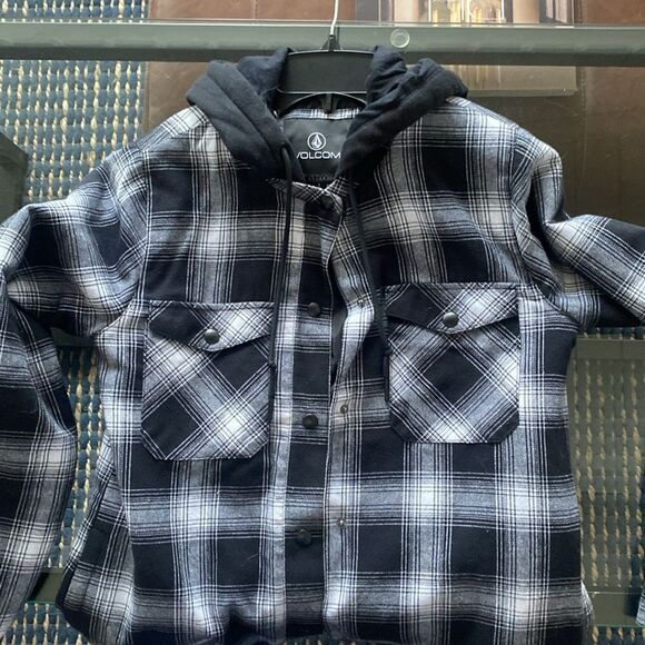 Volcom Men's Black and White Plaid flannel Jacket. Size small never worn - Picture 3 of 6